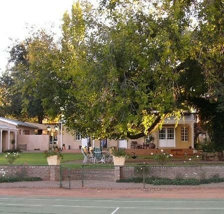 Rose Garden Manor House Apartment Harrismith Ngoại thất bức ảnh